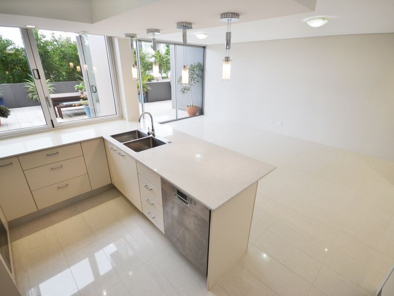 1/153 Lambert Street, Kangaroo Point QLD 4169