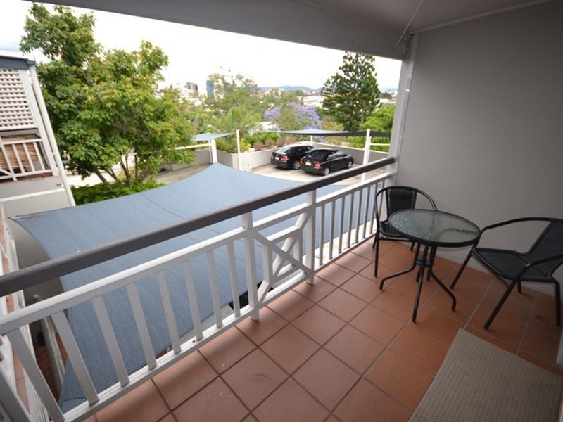 17/142 St Pauls Terrace, Spring Hill QLD 4000