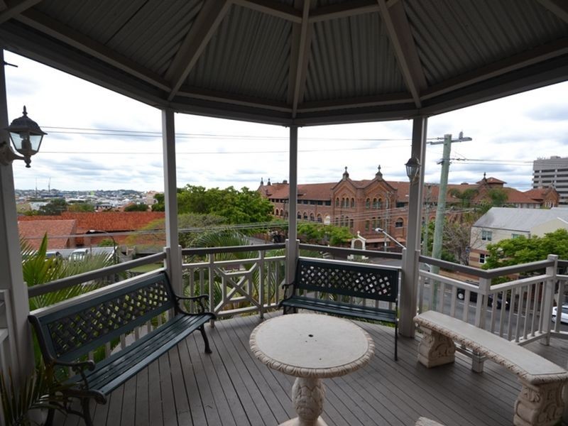 17/142 St Pauls Terrace, Spring Hill QLD 4000