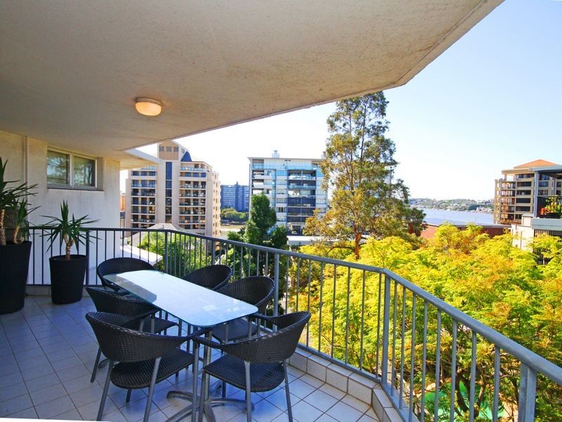 22/55 Thorn Street, Kangaroo Point QLD 4169