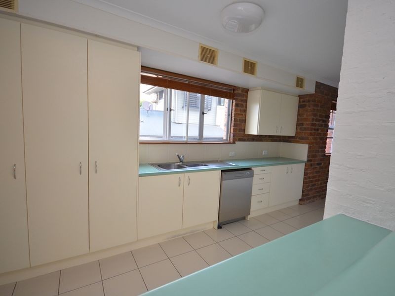 2/30 Kennington Road, Camp Hill QLD 4152