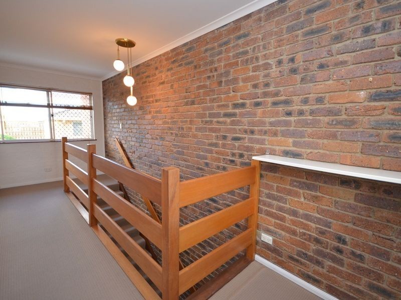 2/30 Kennington Road, Camp Hill QLD 4152