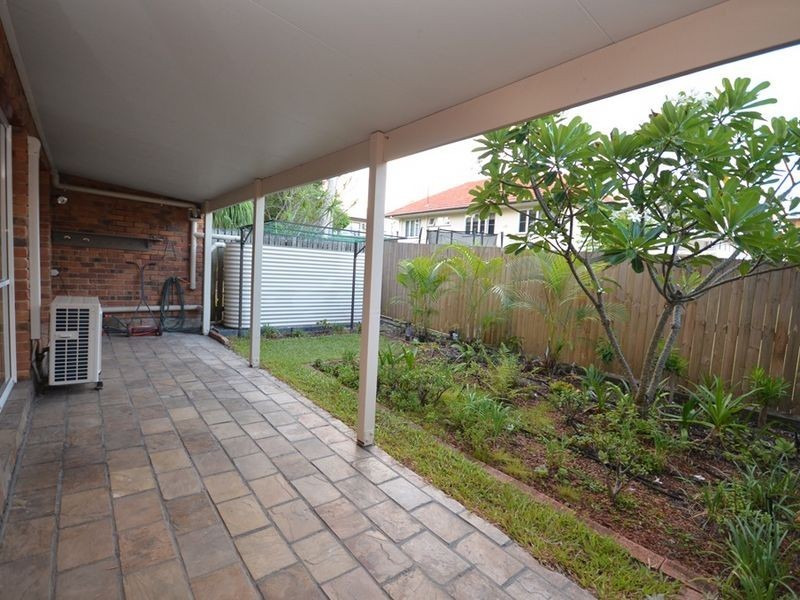 2/30 Kennington Road, Camp Hill QLD 4152