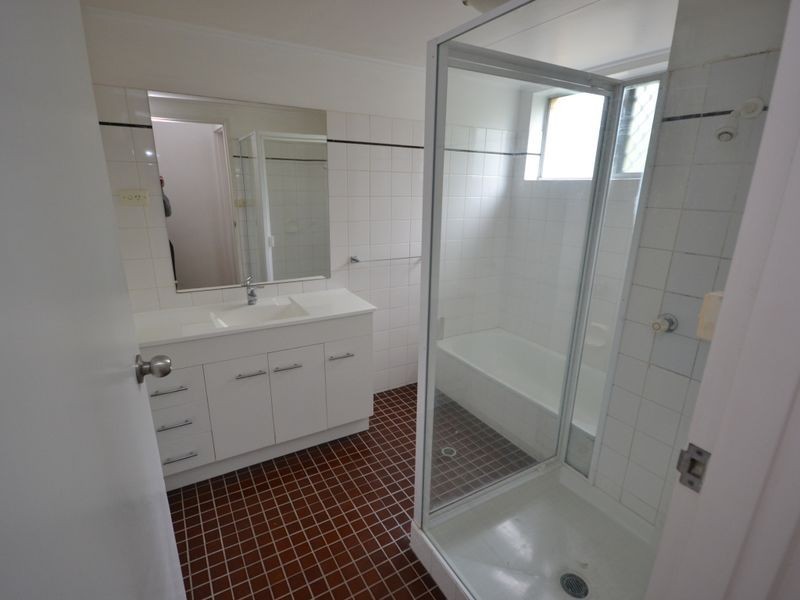 2/9 Lambert Street, Kangaroo Point QLD 4169