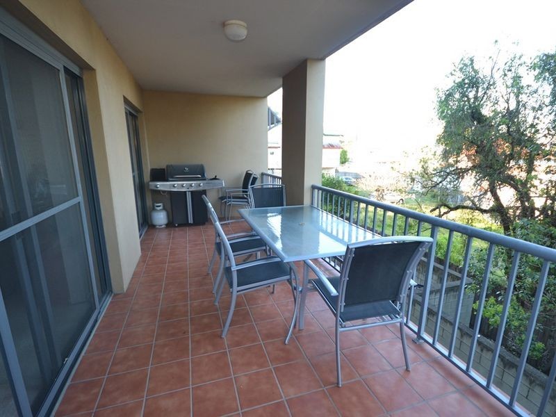2/29 Bell Street, Kangaroo Point QLD 4169
