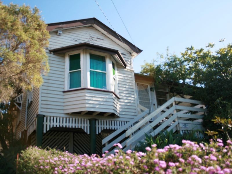 16 Hanworth Street, East Brisbane QLD 4169