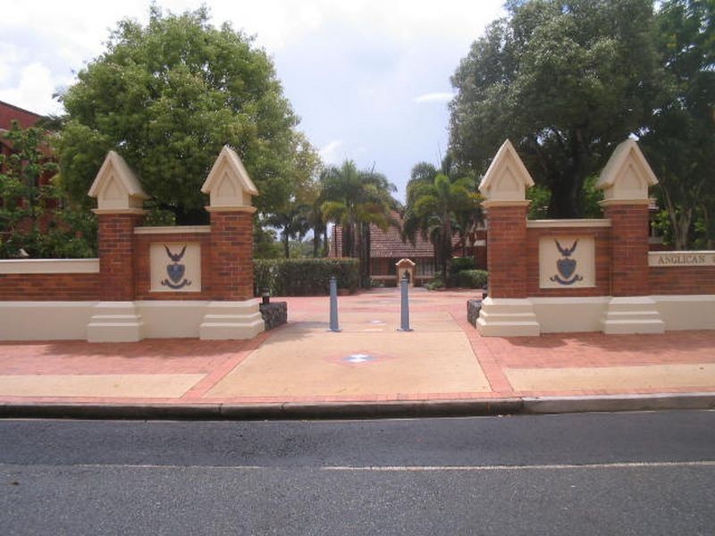 16 Hanworth Street, East Brisbane QLD 4169