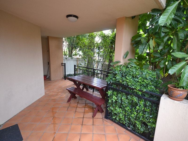 2/190 Wellington Road, Kangaroo Point QLD 4169