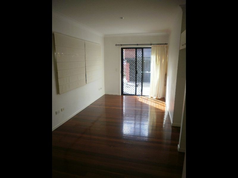 1/74 Rawlins Street, Kangaroo Point QLD 4169