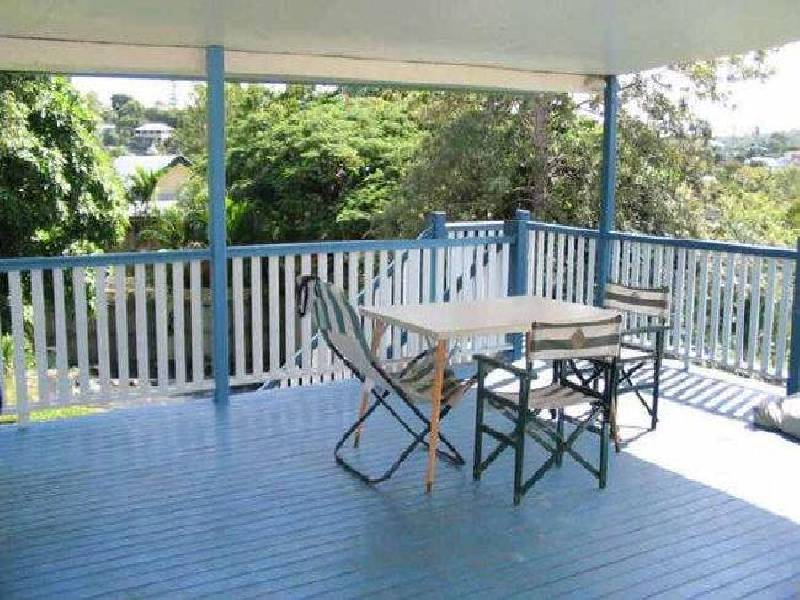 98 Macrossan Avenue, Norman Park QLD 4170