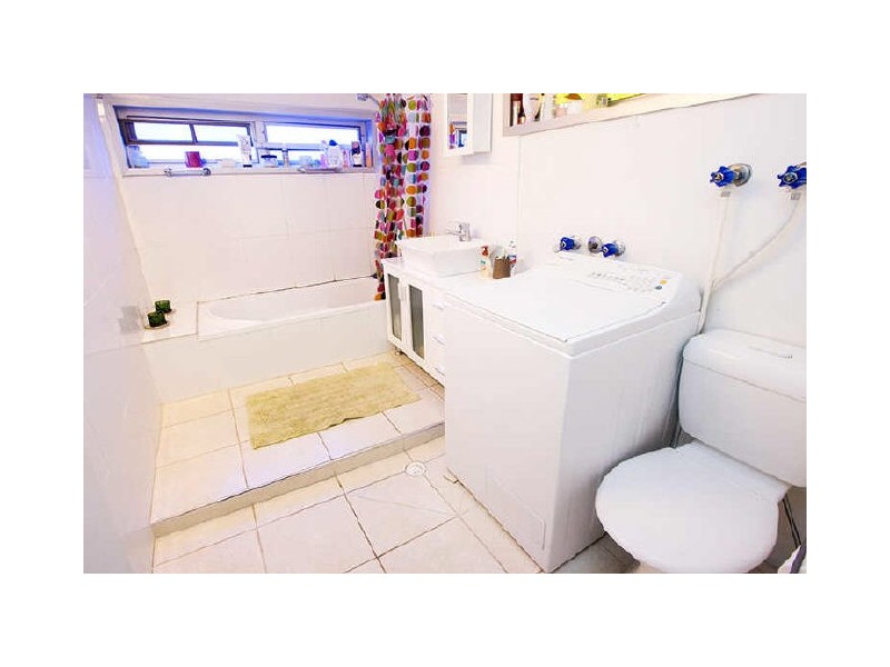 25 Bromley Street, Kangaroo Point QLD 4169