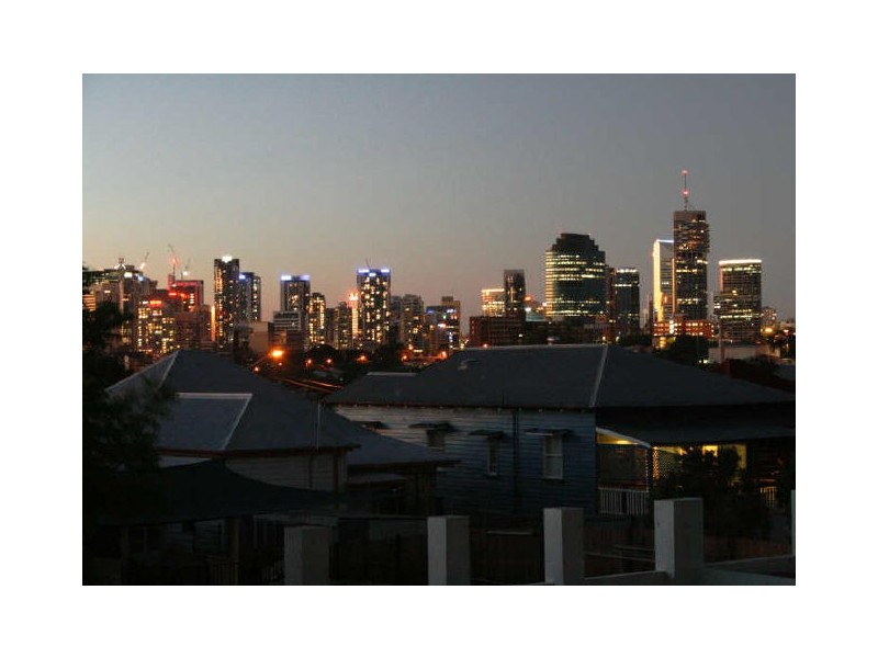 14 Rosslyn Street, East Brisbane QLD 4169