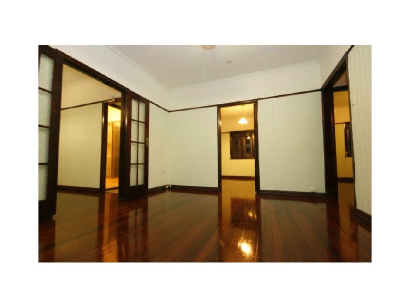14 Rosslyn Street, East Brisbane QLD 4169