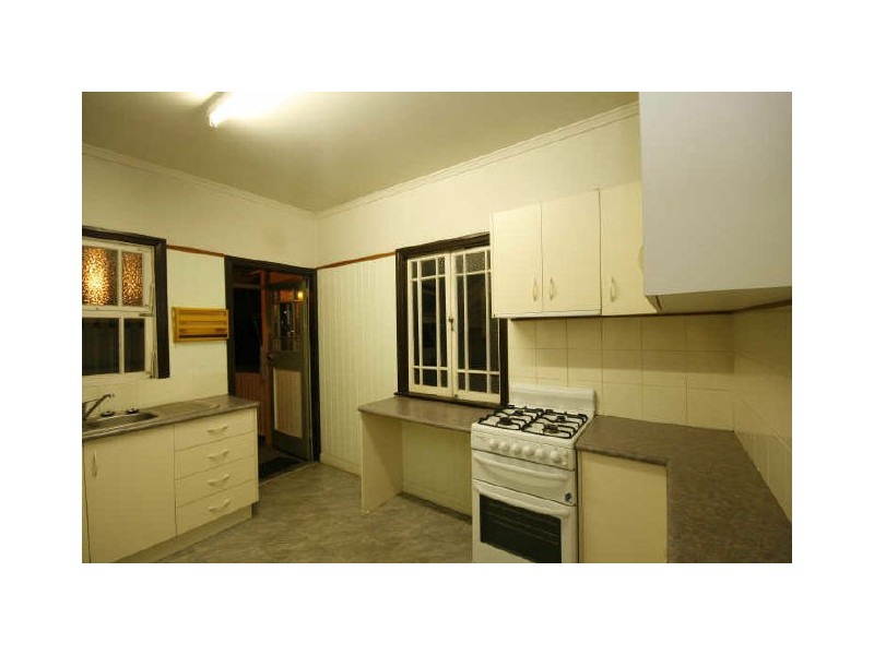 14 Rosslyn Street, East Brisbane QLD 4169