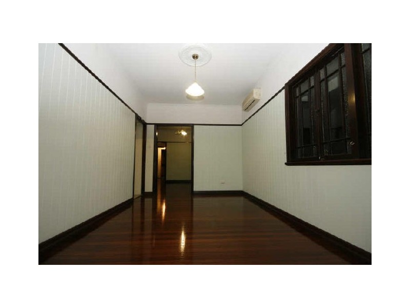 14 Rosslyn Street, East Brisbane QLD 4169