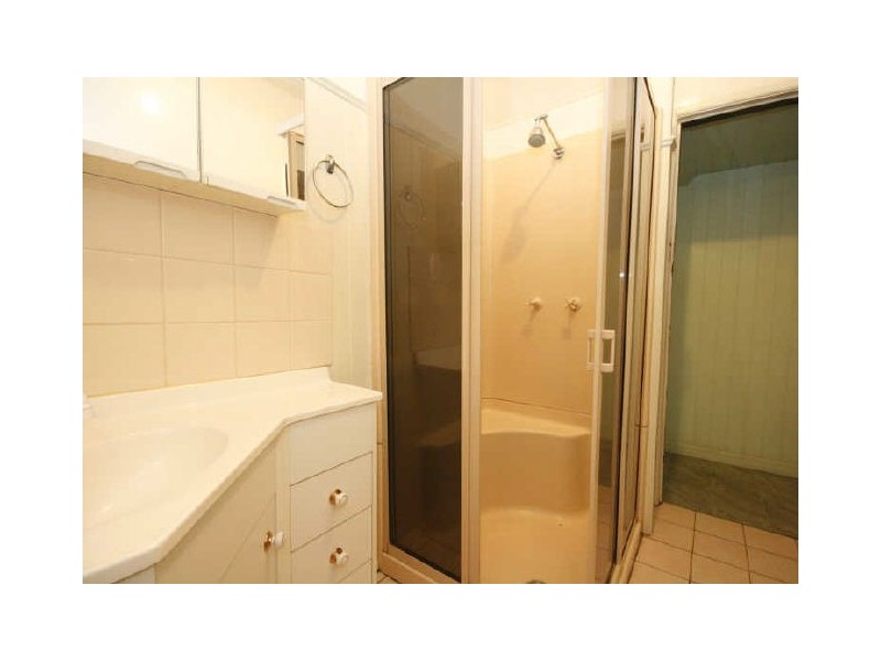 14 Rosslyn Street, East Brisbane QLD 4169
