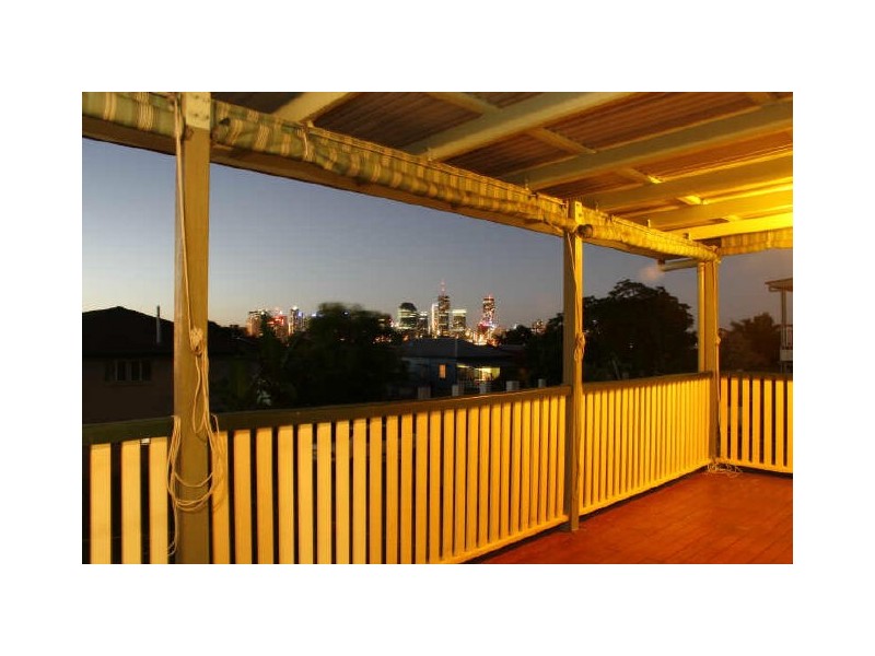 14 Rosslyn Street, East Brisbane QLD 4169