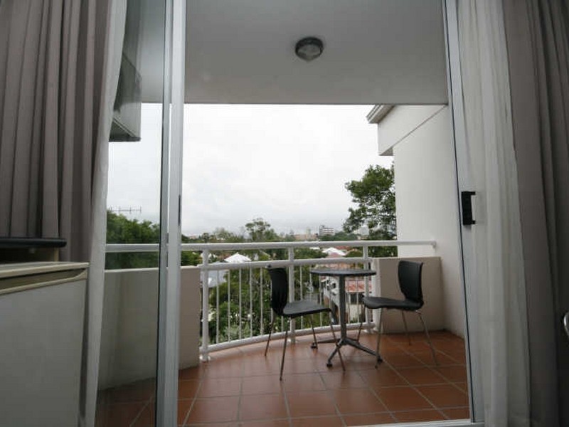 18-19/196 Wellington RD, Kangaroo Point QLD 4169
