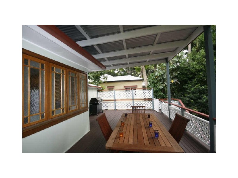 6 Flower Street, Woolloongabba QLD 4102