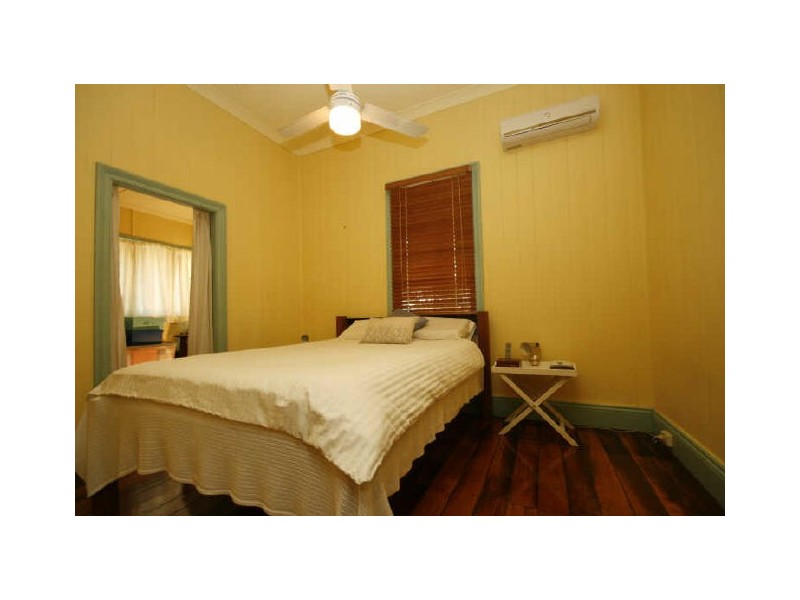 6 Flower Street, Woolloongabba QLD 4102