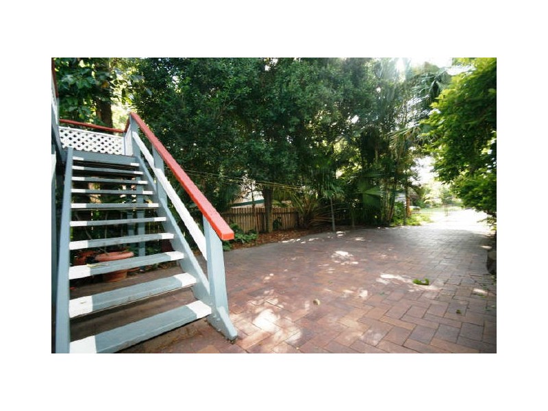 6 Flower Street, Woolloongabba QLD 4102