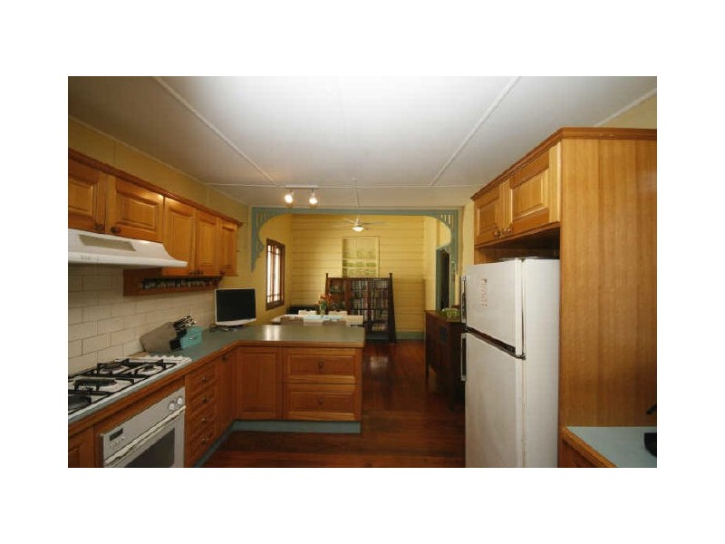 6 Flower Street, Woolloongabba QLD 4102