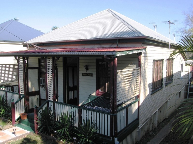 8 Elfin Street, East Brisbane QLD 4169