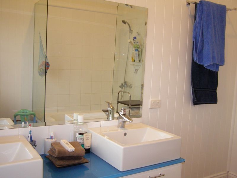 8 Elfin Street, East Brisbane QLD 4169