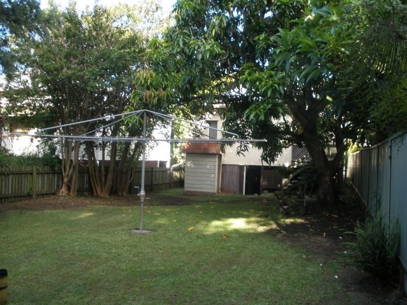 33 Didsbury Street, East Brisbane QLD 4169