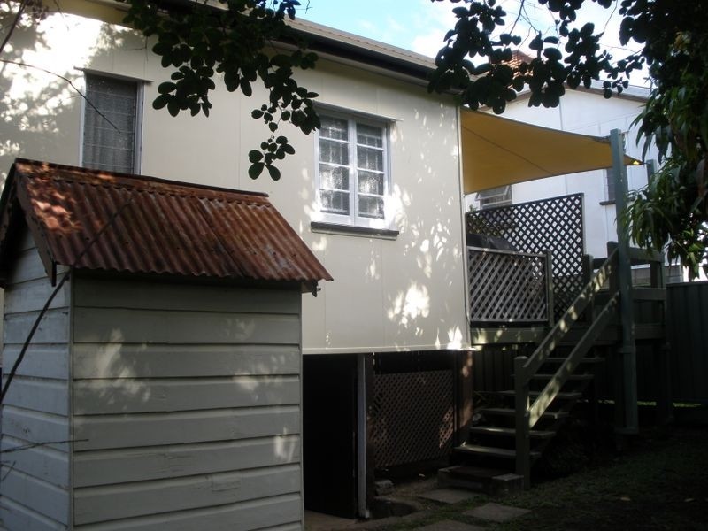 33 Didsbury Street, East Brisbane QLD 4169