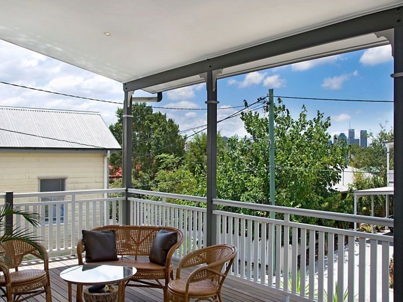 43 Mossgrove St, Woolloongabba QLD 4102