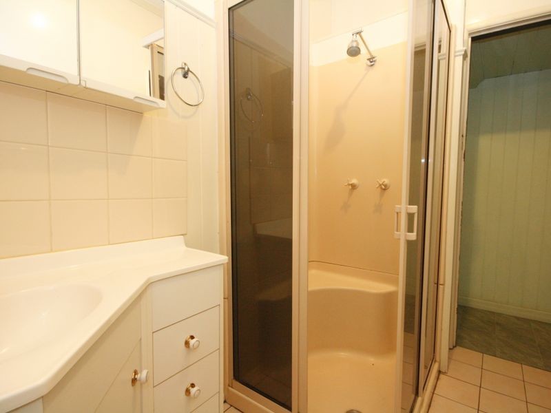 14 Rosslyn Street, East Brisbane QLD 4169