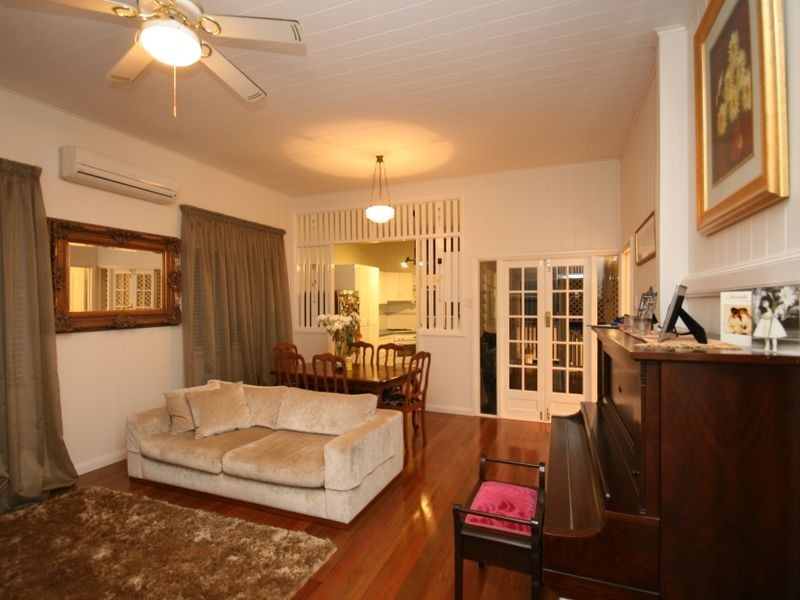 4 Fisher Street, East Brisbane QLD 4169