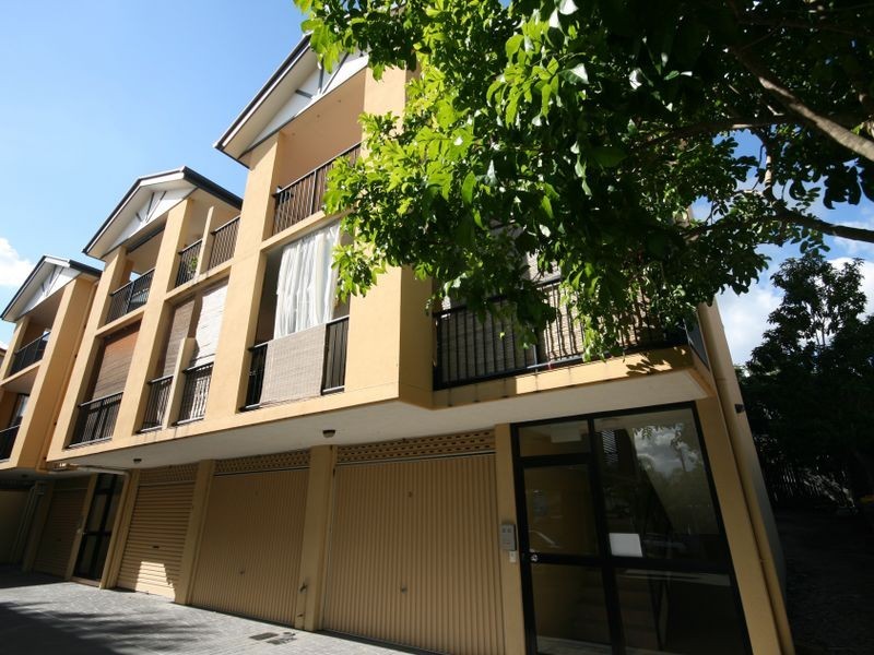 1/64 Longlands Street, East Brisbane QLD 4169