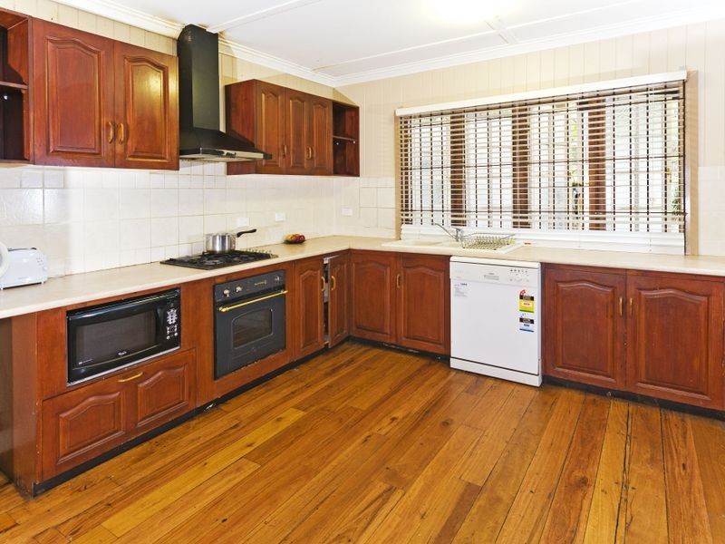 14 Rosina Street, Kangaroo Point QLD 4169