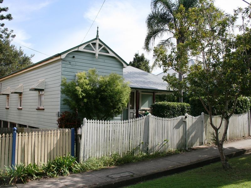 10 Rosslyn Street, East Brisbane QLD 4169