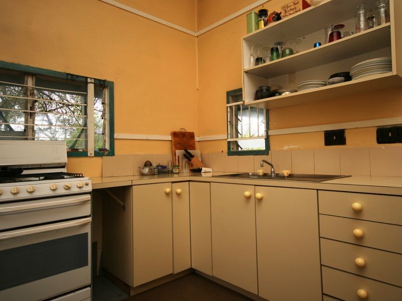 10 Rosslyn Street, East Brisbane QLD 4169