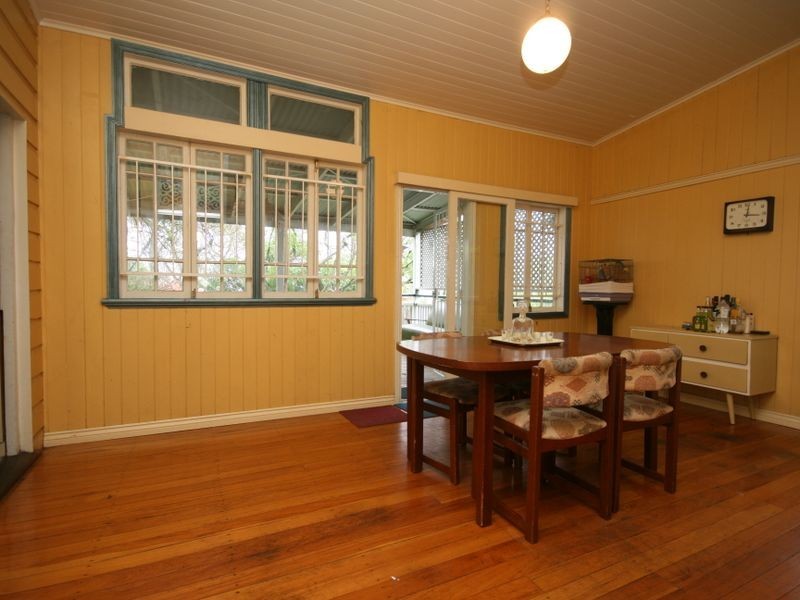 10 Rosslyn Street, East Brisbane QLD 4169