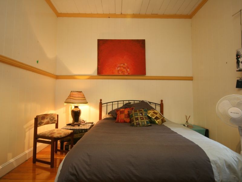 10 Rosslyn Street, East Brisbane QLD 4169