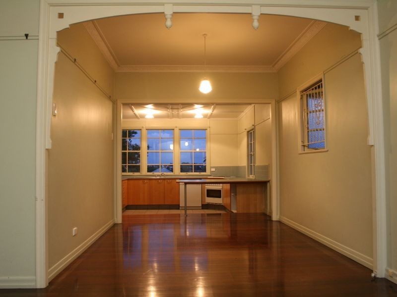 33 Heidelberg Street, East Brisbane QLD 4169