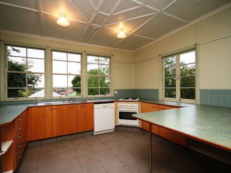 33 Heidelberg Street, East Brisbane QLD 4169