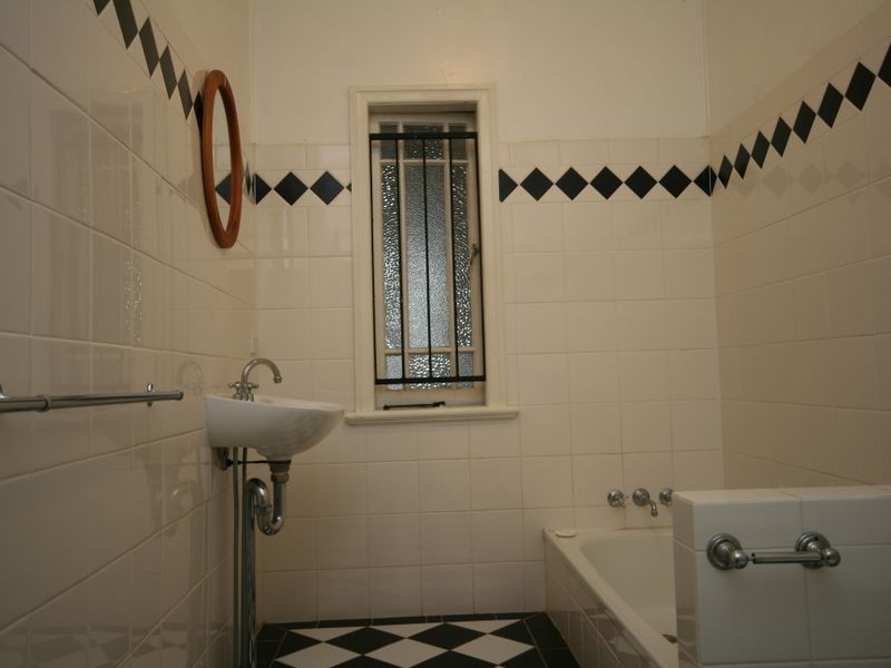 33 Heidelberg Street, East Brisbane QLD 4169