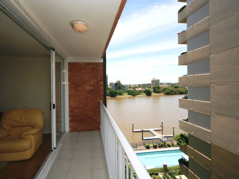 42/64 Thorn Street, Kangaroo Point QLD 4169