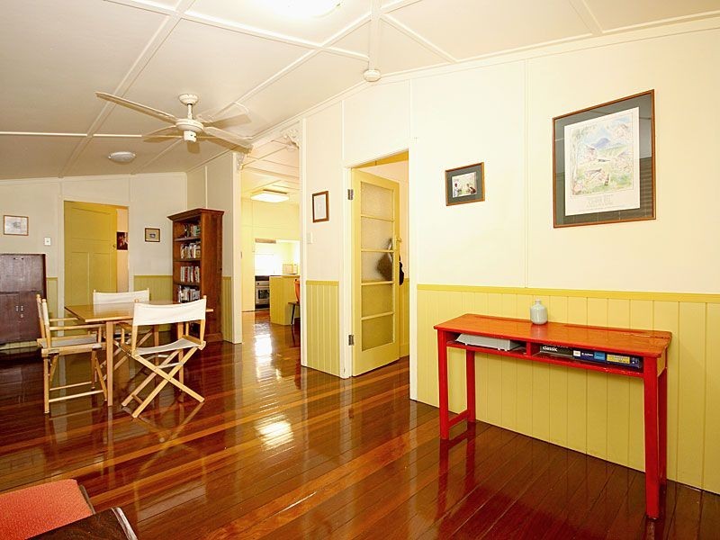 19 Rosina Street, Kangaroo Point QLD 4169