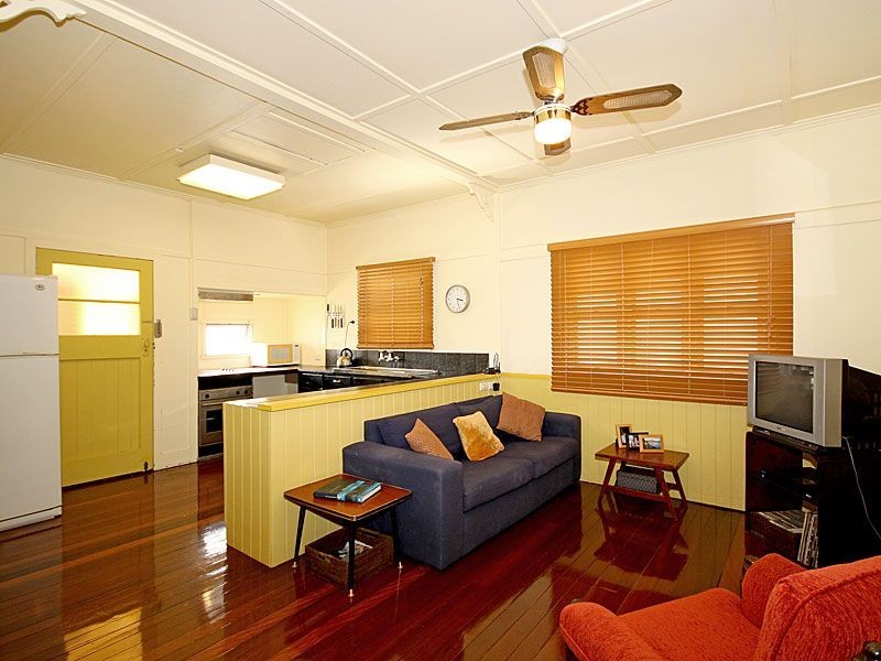 19 Rosina Street, Kangaroo Point QLD 4169