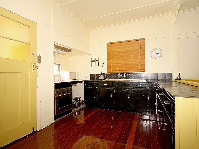 19 Rosina Street, Kangaroo Point QLD 4169