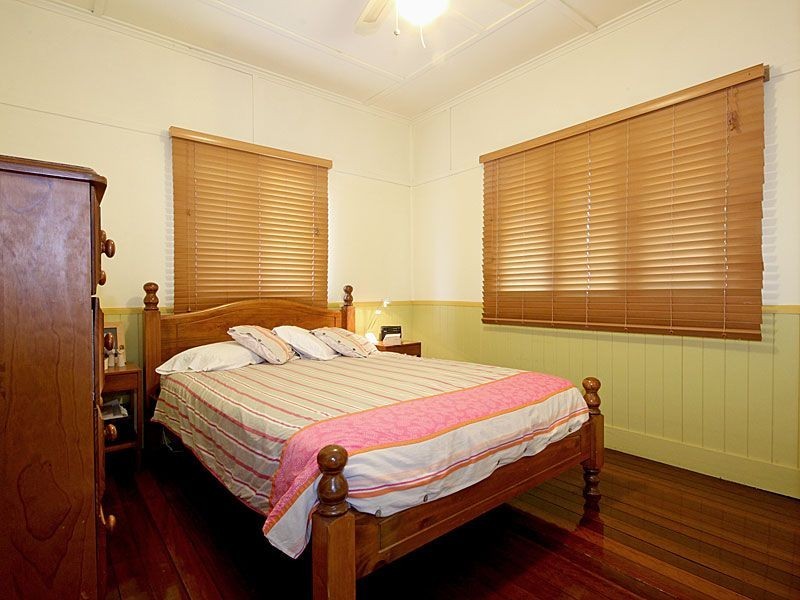 19 Rosina Street, Kangaroo Point QLD 4169