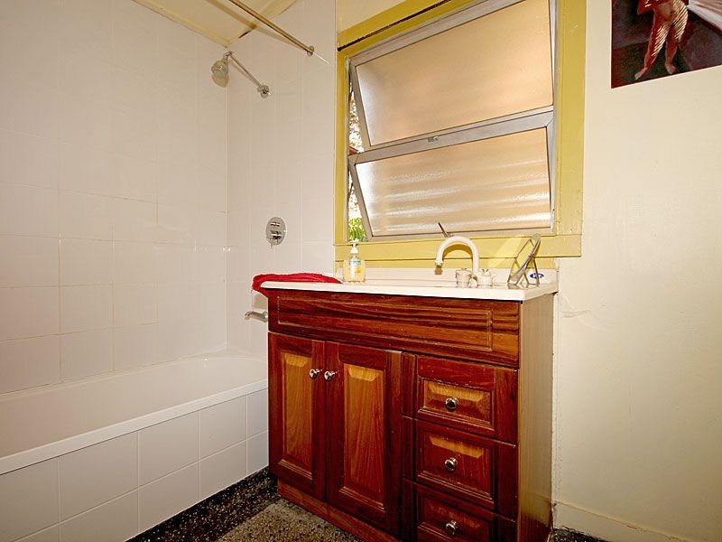 19 Rosina Street, Kangaroo Point QLD 4169