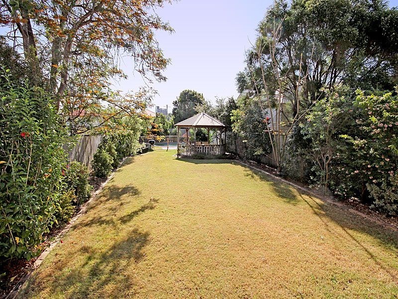 19 Rosina Street, Kangaroo Point QLD 4169
