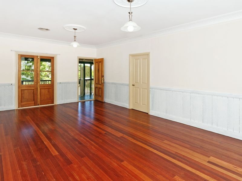 24 Thynne Avenue, Norman Park QLD 4170